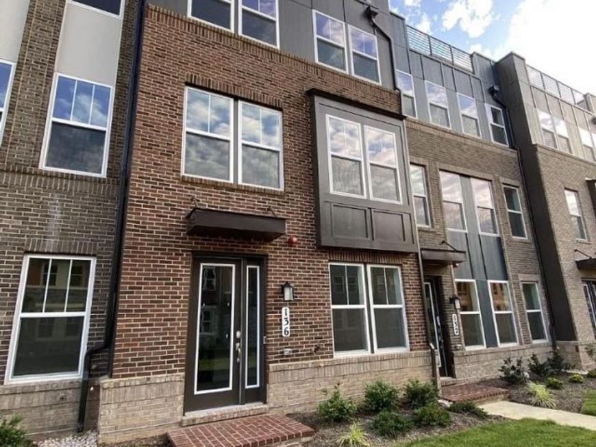 136 Bleeker Place, Gaithersburg, MD 20878 Main Photo