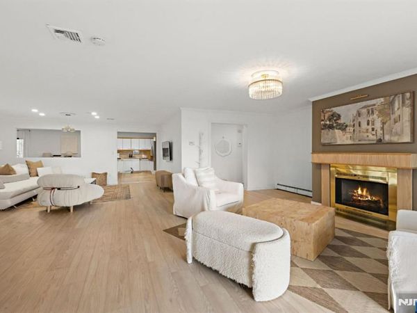 11A Riverview Circle 11A, NORTH BERGEN, NJ 07047