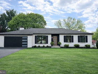 36 KINGSTON DRIVE, PALMYRA, PA 17078