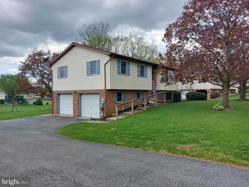912 Poplar Lane, Lebanon, PA 17046 Main Photo