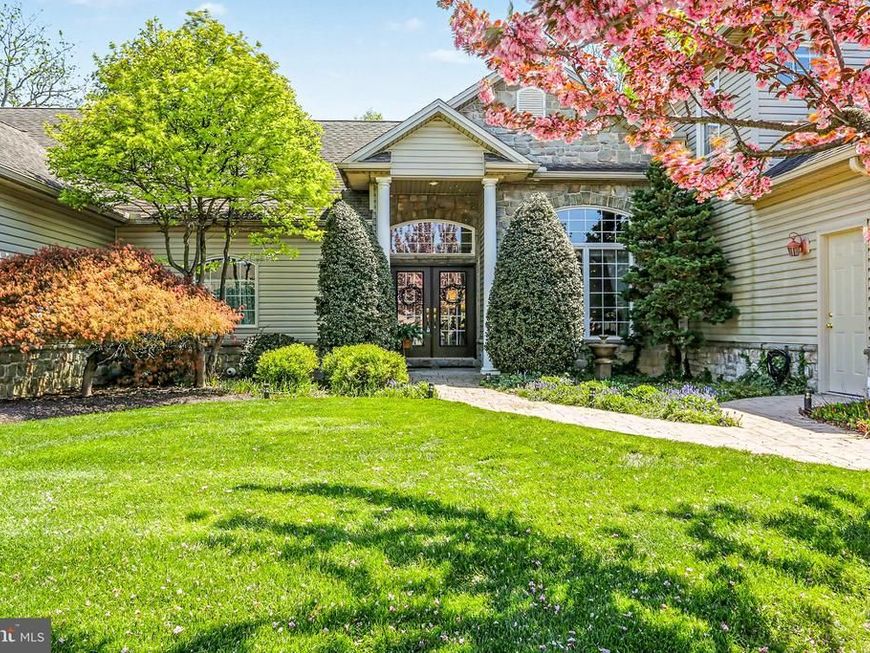 844 Victoria Lane, Palmyra, PA 17078 Main Photo