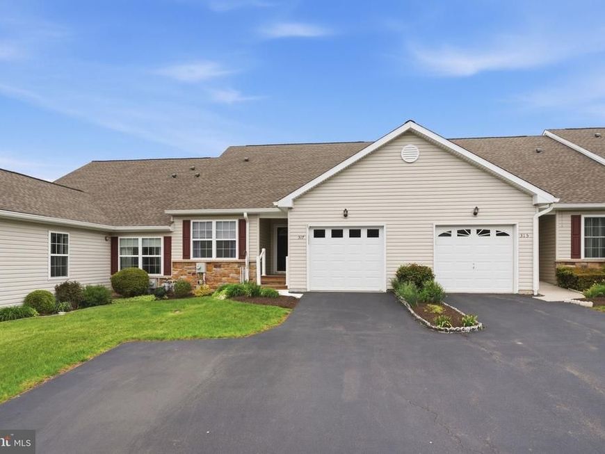 317 Jefferson Court, Royersford, PA 19468 Main Photo