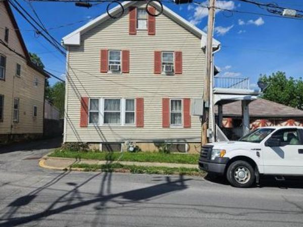 8 N PINE STREET , LEWISTOWN, PA 17044