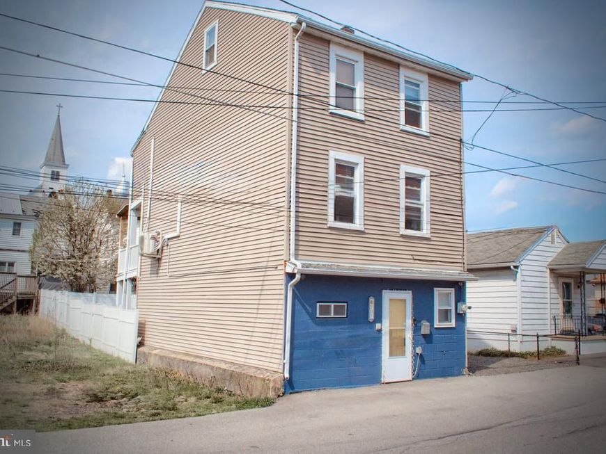 507 Olive W , Mount Carmel, PA 17851 Main Photo