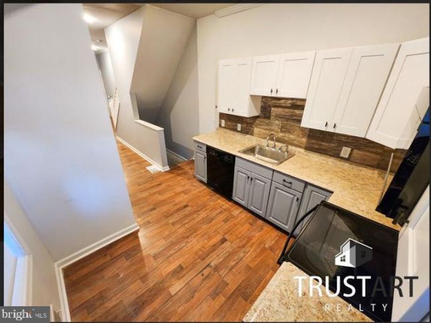2312 N Camac Street, Philadelphia, PA 19133 Main Photo