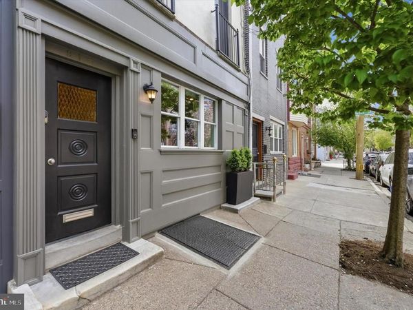 913 S 10TH STREET, PHILADELPHIA, PA 19147