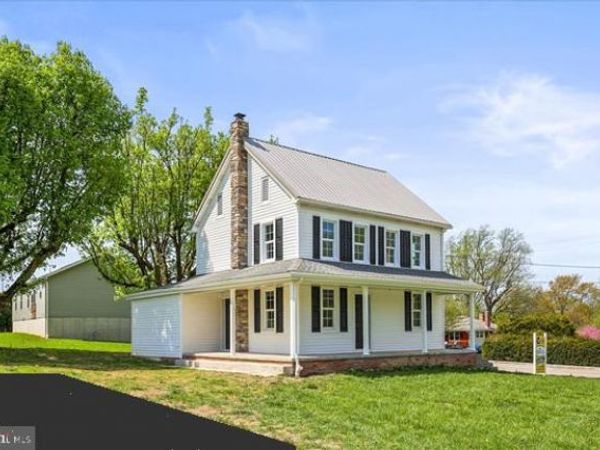 310 CLOVER LANE , HANOVER, PA 17331