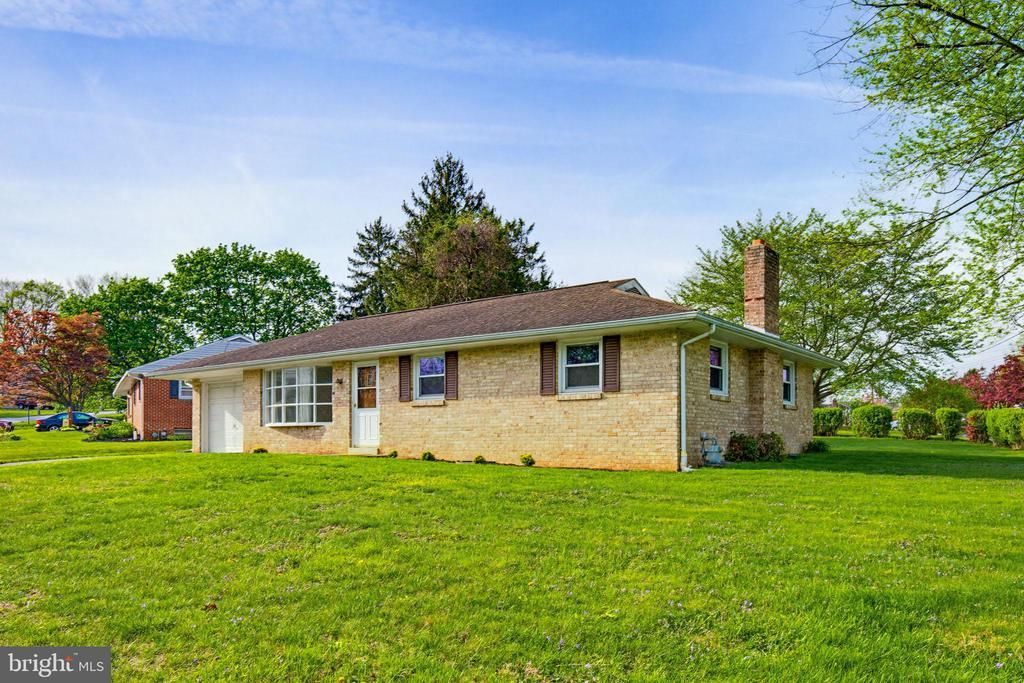 42 WOODLAND DRIVE , YORK, PA 17407