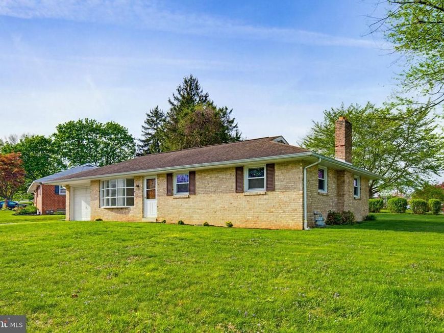 42 Woodland Drive, York, PA 17407 Main Photo