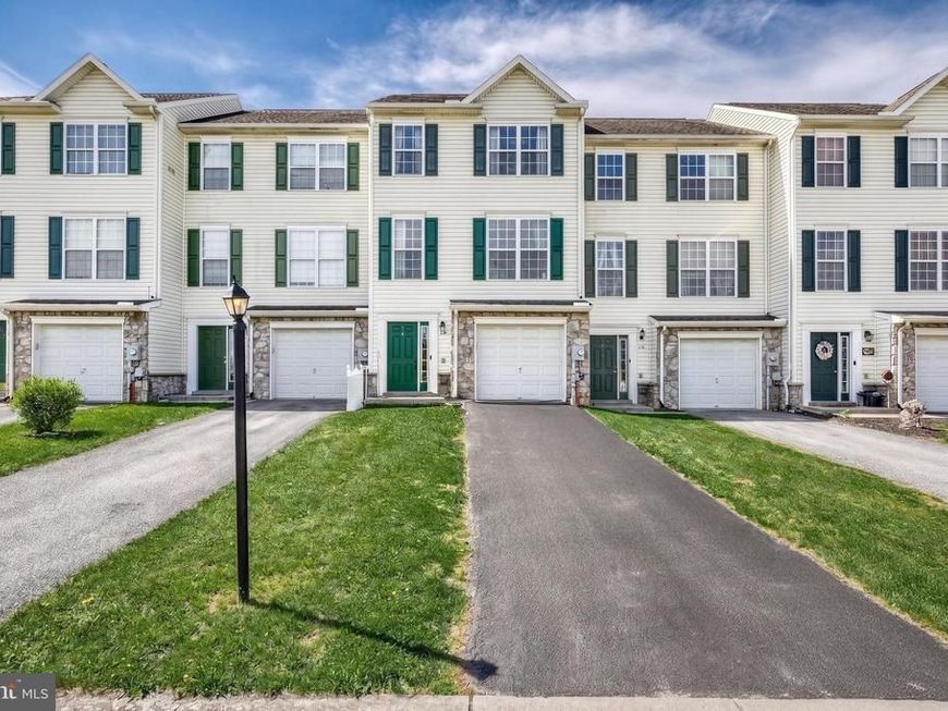 354 Mesa Lane , Unit 28, York, PA 17408 Main Photo