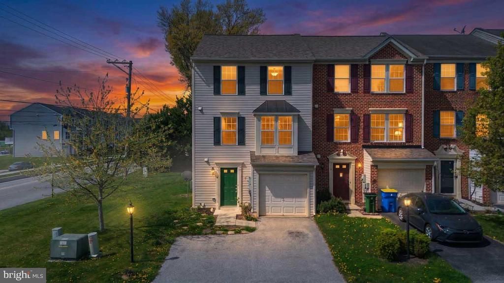 4 FOREST VIEW TERRACE , HANOVER, PA 17331