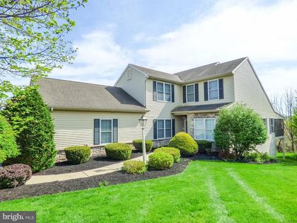 1742 STONE HILL DRIVE York, PA 17402