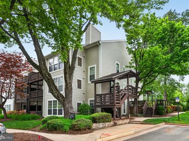 10146 OAKTON TERRACE ROAD, Unit 10146, OAKTON, VA 22124