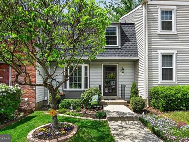 10111 CHESTNUT WOOD LANE, BURKE, VA 22015