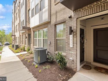 2437 SILVER LINE ALY, Unit 69A, HERNDON, VA 20171