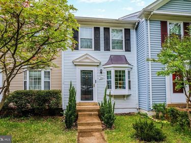 24 HUNTLEY COURT, STERLING, VA 20165
