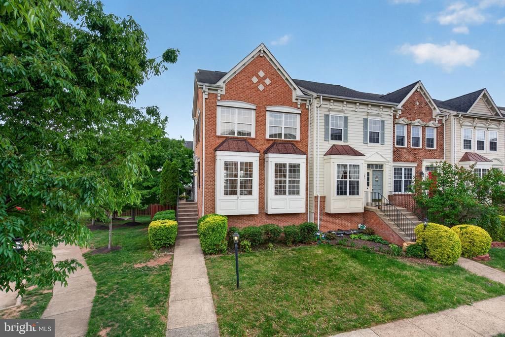 557 Edmonton Terrace Ne, Leesburg, VA 20176 Main Photo