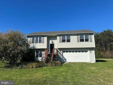 73 SNAKE EYES LANE, BERKELEY SPRINGS, WV 25411