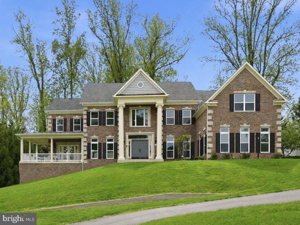 7821 Old Falls Road , McLean, VA 22102 Main Photo