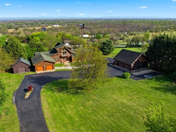 2 DIGIT LANE, BUNKER HILL, WV 25413