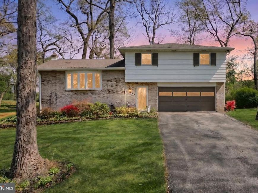 320 Holyoke Drive, York, PA 17402 Main Photo