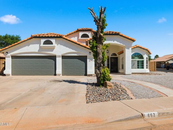 652 W NIDO Avenue, Mesa, AZ 85210