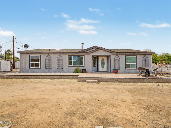 2087 E MICHELLE Drive, Phoenix, AZ 85022