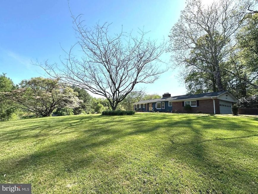 17821 Pond Road, Ashton, MD 20861 Main Photo