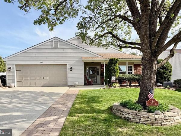 236 WAGON WHEEL LANE, COLUMBUS, NJ 08022
