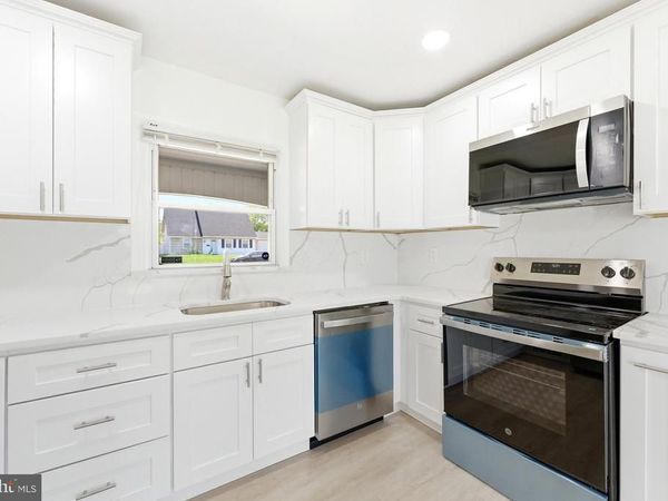 49 MIDDLETON LANE, WILLINGBORO, NJ 08046