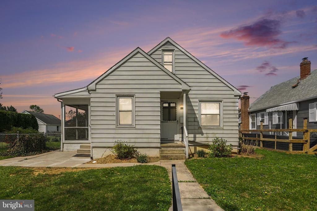 932 E WALNUT STREET, HANOVER, PA 17331