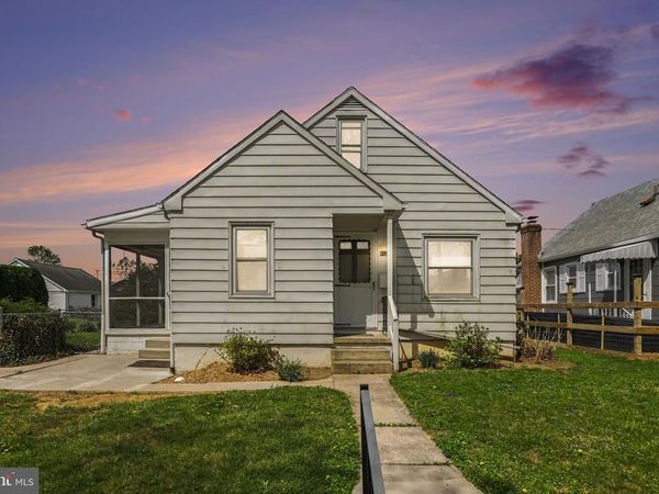 932 E WALNUT STREET, HANOVER, PA 17331