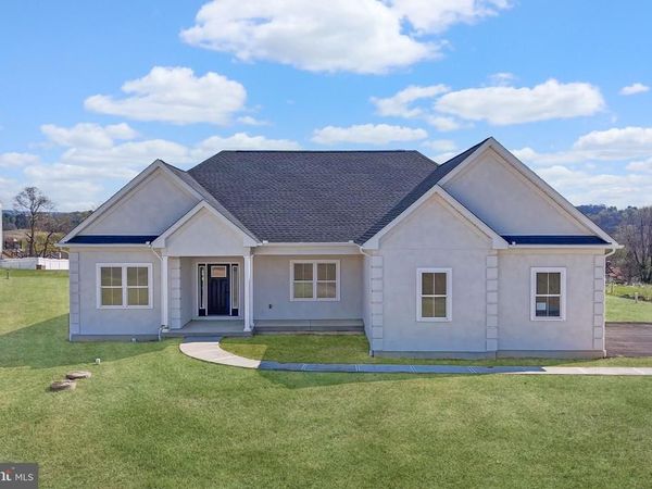 448 LONG LANE , WALNUTPORT, PA 18088