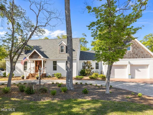 218 Lands End Road , Morehead City, NC 28557