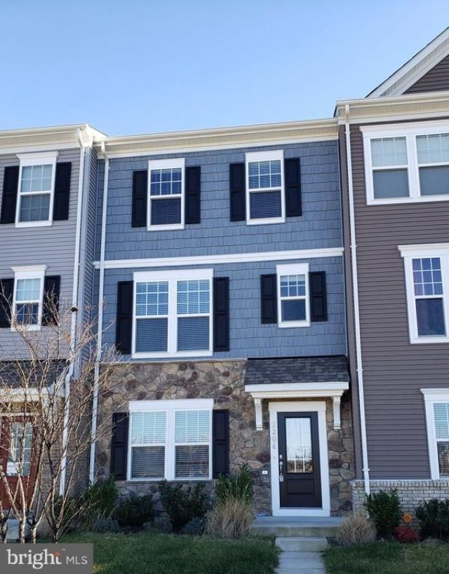 2204 Shadmoor Drive, Fredericksburg, VA 22401 Main Photo