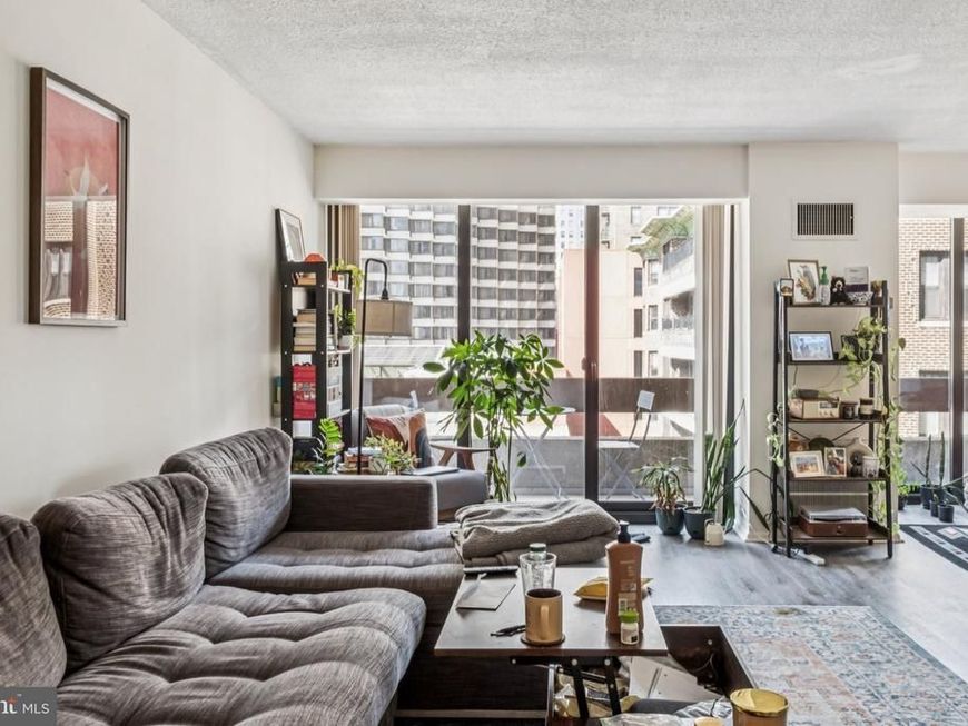 1326 42 Spruce Street, Unit 905, Philadelphia, PA 19107 Main Photo