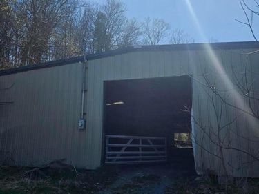 250 LANGS LANE , MILL HALL, PA 17751