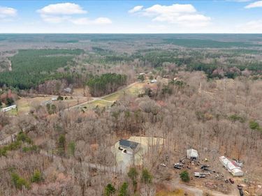2132 MOUNT OLIVE ROAD, BEAVERDAM, VA 23015