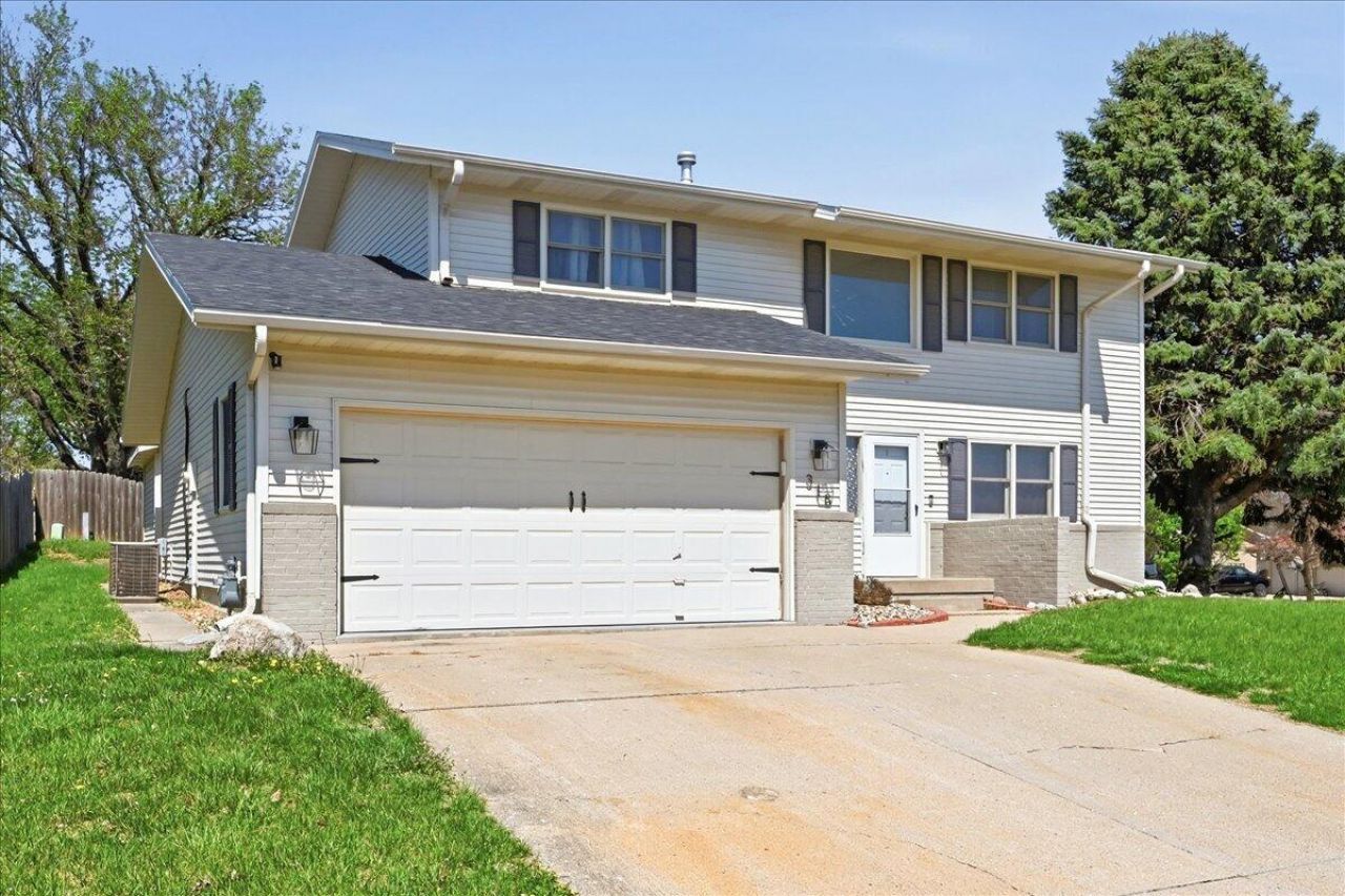 318 Fairview Drive, Glenwood, IA 51534 Main Photo