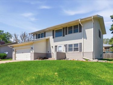 318 FAIRVIEW Drive, GLENWOOD, IA 51534