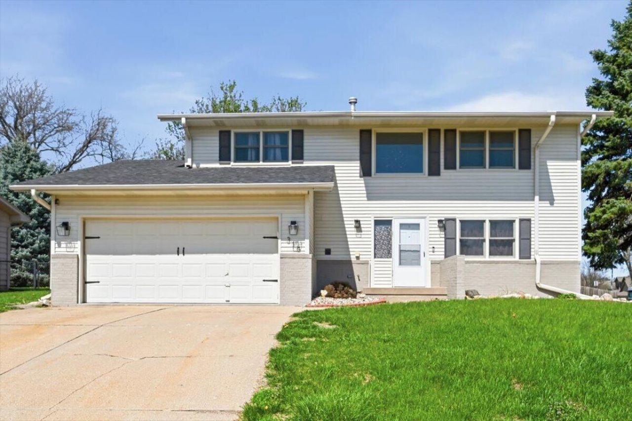 318 Fairview Drive, Glenwood, IA 51534 Main Photo