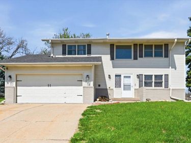 318 FAIRVIEW Drive, GLENWOOD, IA 51534