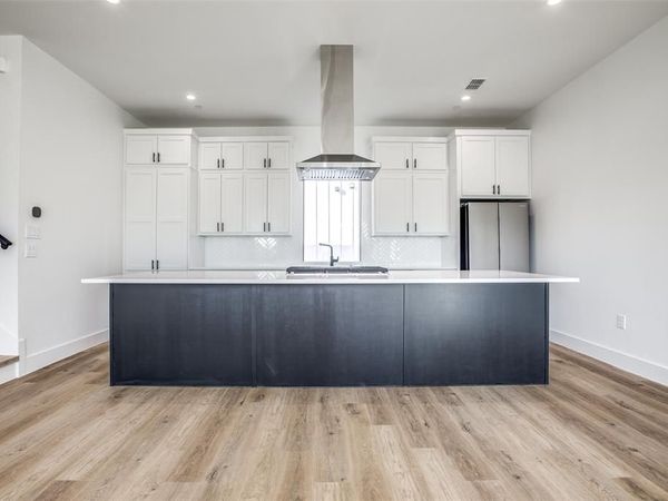 2143 Mail Avenue, Unit 103, Dallas, TX 75235
