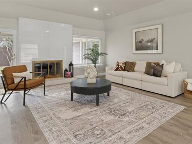 6350 Glennox Lane, Dallas, TX 75214