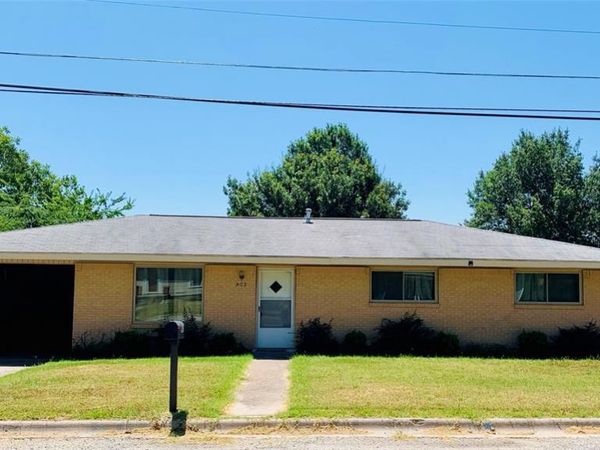 903 N Lamb Street , Bowie, TX 76230
