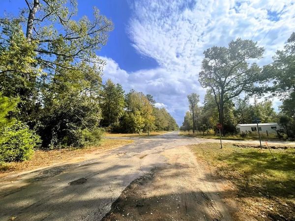 307 Cherokee Drive , Trinity, TX 75862