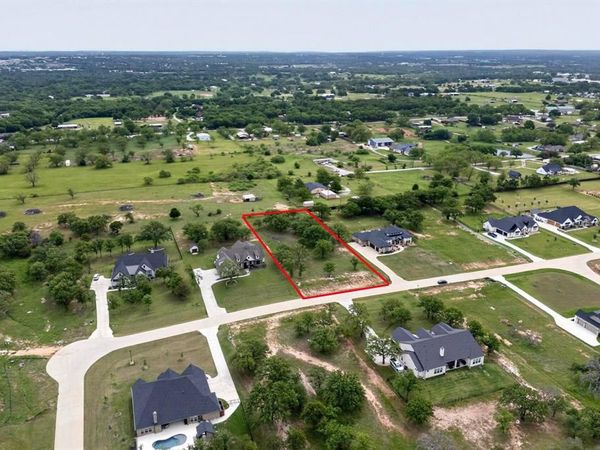 1036 Estancia Boulevard , Weatherford, TX 76088