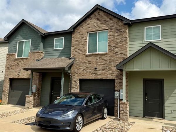 1301-1302 Boxwood Lane , Forest Hill, TX 76140