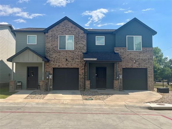 1301-1302 Boxwood Lane , Forest Hill, TX 76140