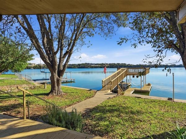 4016 Linda Court , Granbury, TX 76048